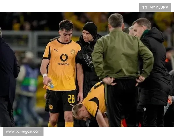 多特边路传中制胜最后时刻，法兰克福防线混乱代价惨重